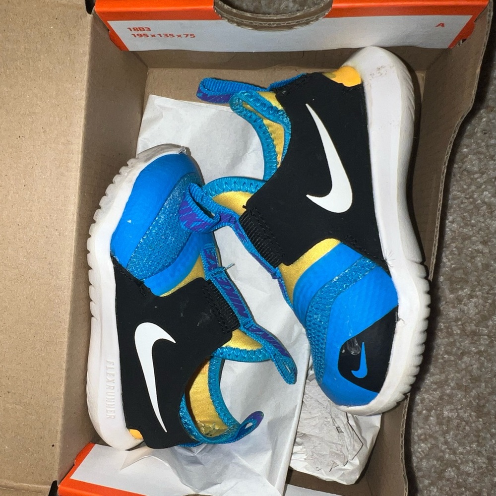 6c nike flex runner